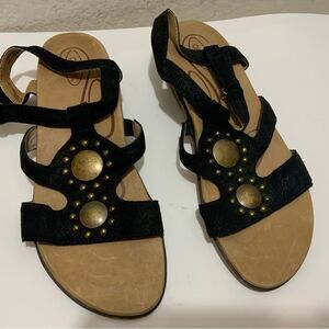 AETREX Suede Low Heel Flat Comfort Studded Sandal Sz US 8.5 EUR 39